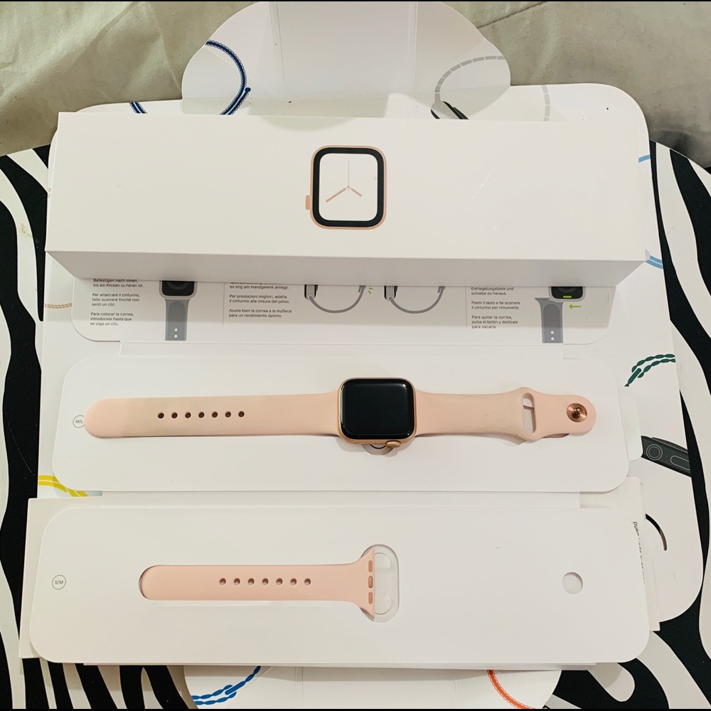 Series 4 Apple Watch Cellular or Bluetooth Capable